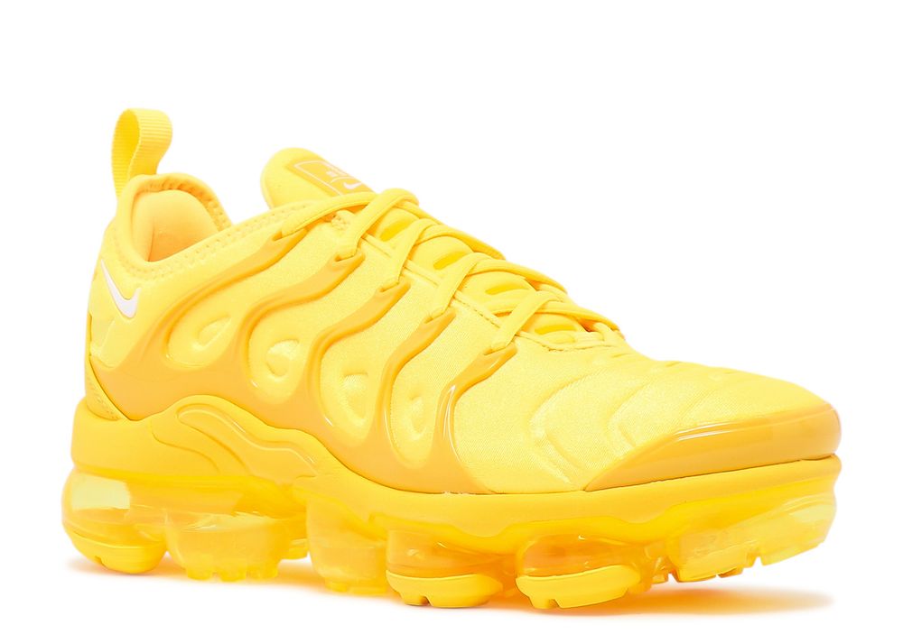 vapormax plus yolk