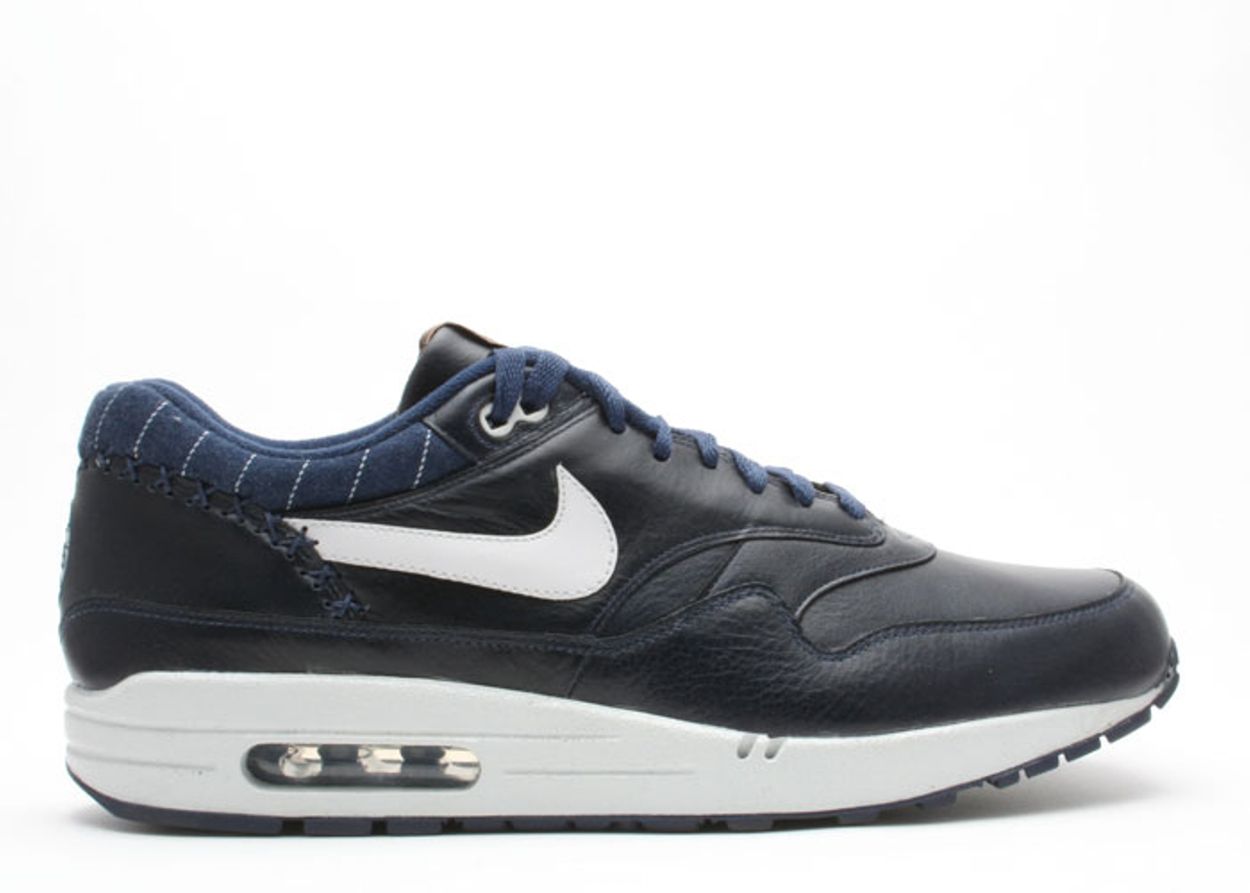 baseball air maxes