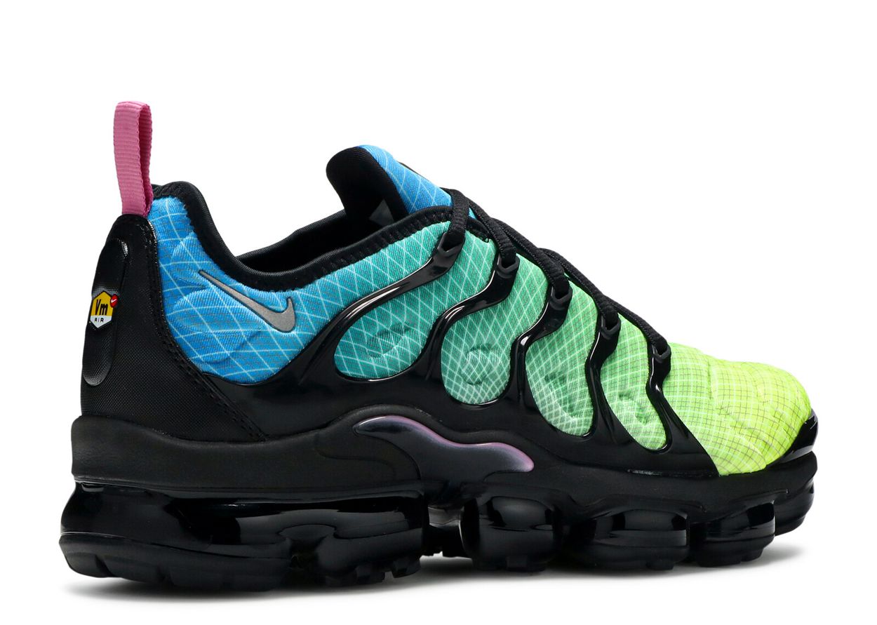 nike vapormax plus aurora green