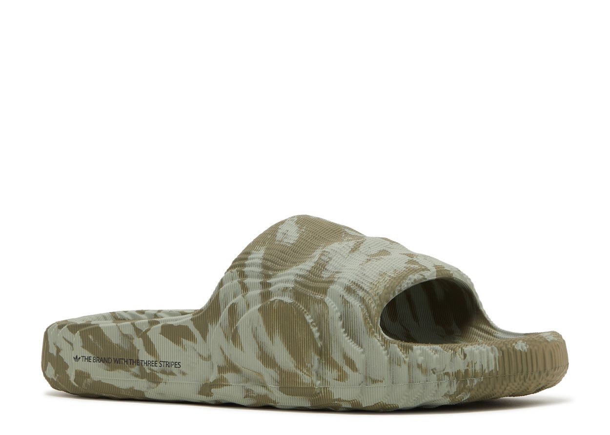 adilette camo