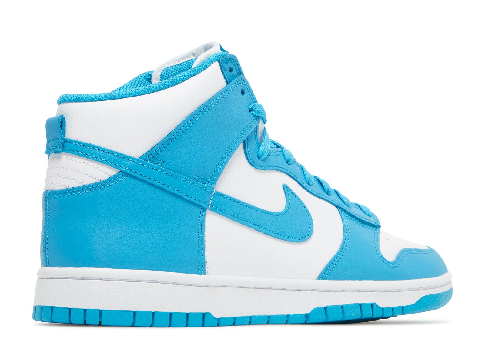 dunk laser blue on feet