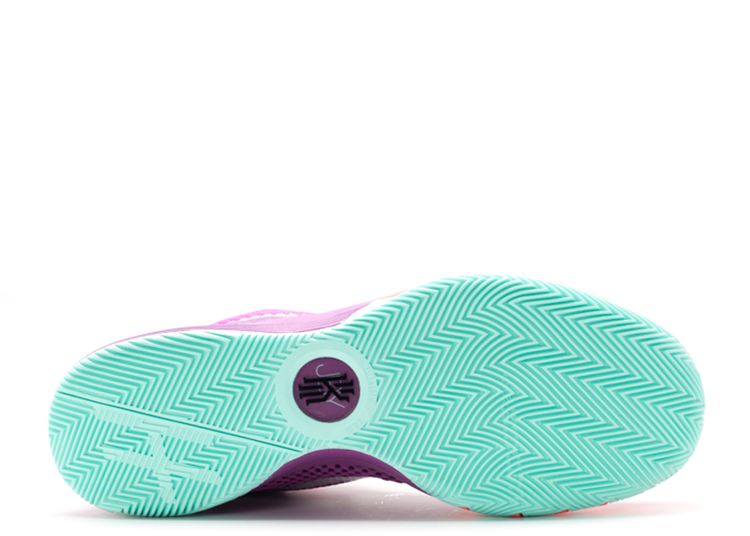kyrie 1 easter
