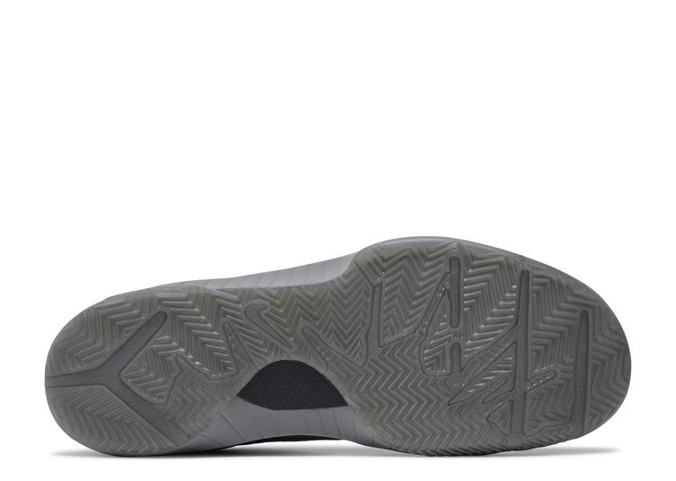 kobe 4 fade to black