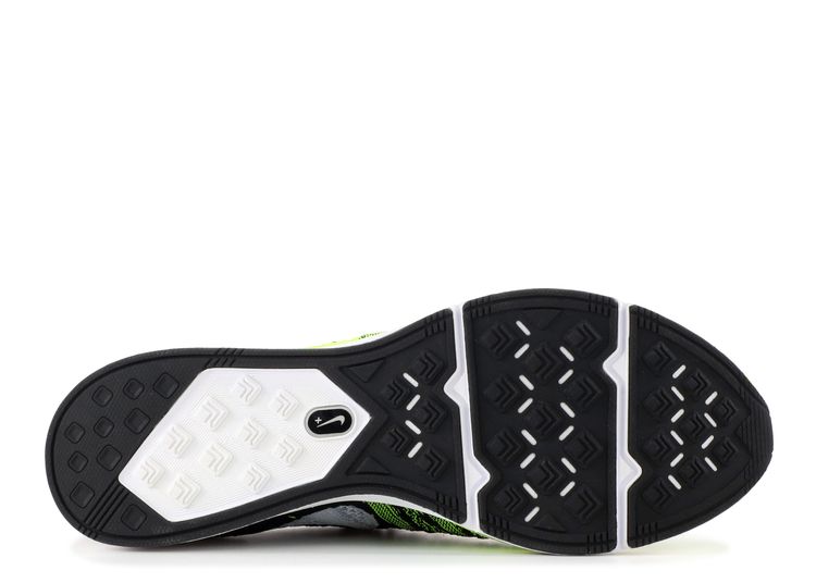 flyknit trainer volt