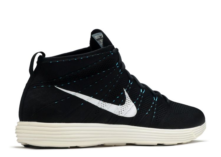 nike flyknit lunar chukka