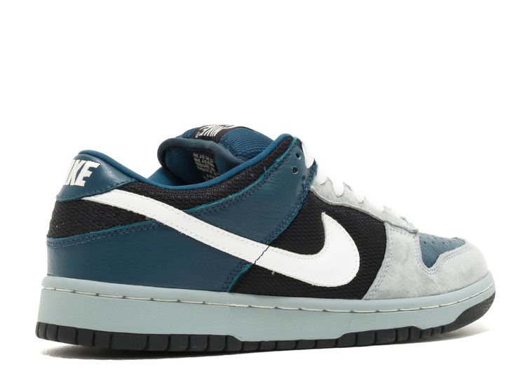 nike dunk low pro sb futura