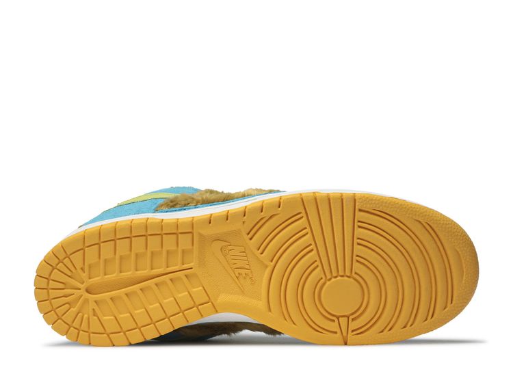 nike dunk sb mid three bears