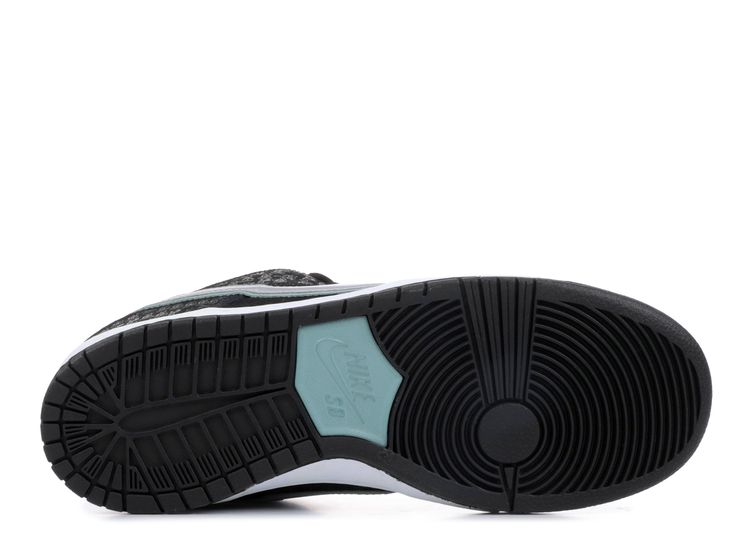 lance mountain dunks