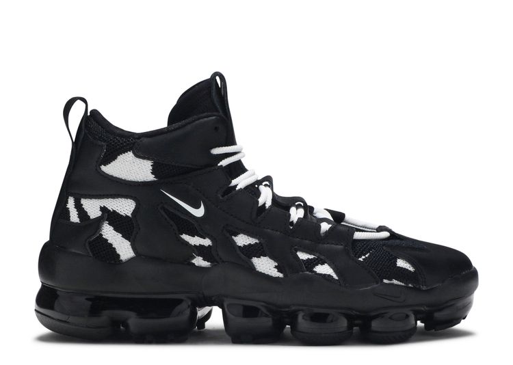 air vapormax black and white