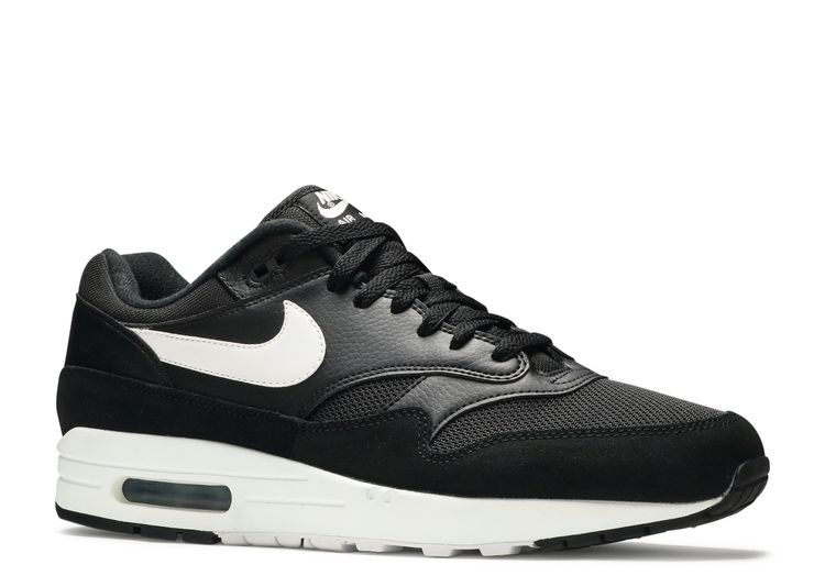 black white air max 1