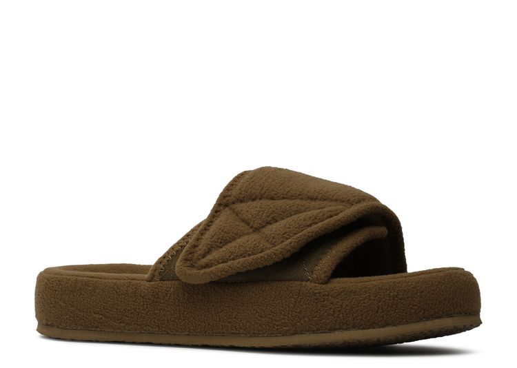 yeezy season 7 fleece slide