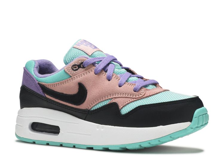 happy nike day air max 1