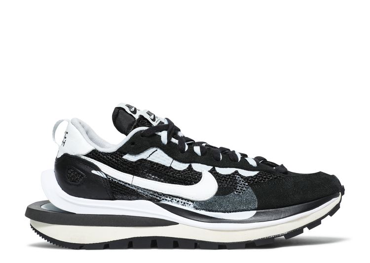 sacai nike black and white