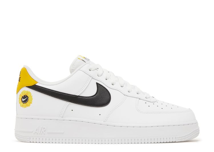 Nike Air Force 1 '07 LV8 2 'Have a Nike Day' trainers in white and black
