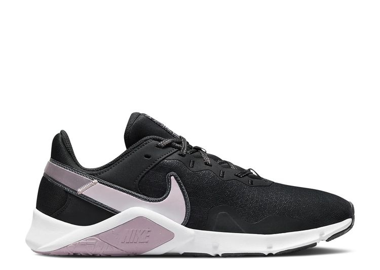 wmns nike legend essential 2