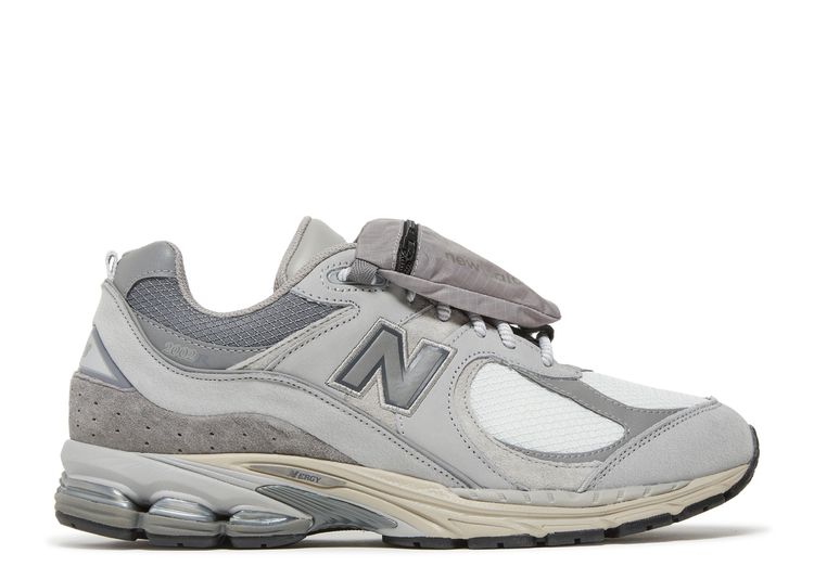 2002R 'Pouch Summer Fog' - New Balance - M2002RVC - team away grey