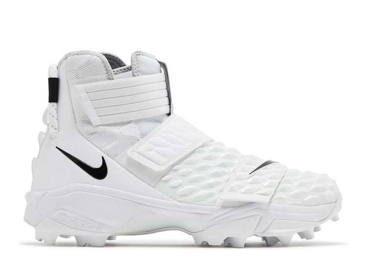 nike zoom force savage