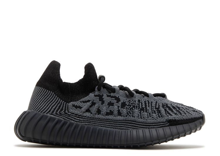 chaussure-supreme-new-york-x-adidas-yeezy-boost-350-v2-black-1