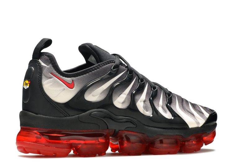 black and red air vapormax