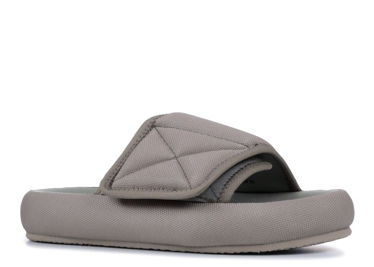 yeezy taupe slides