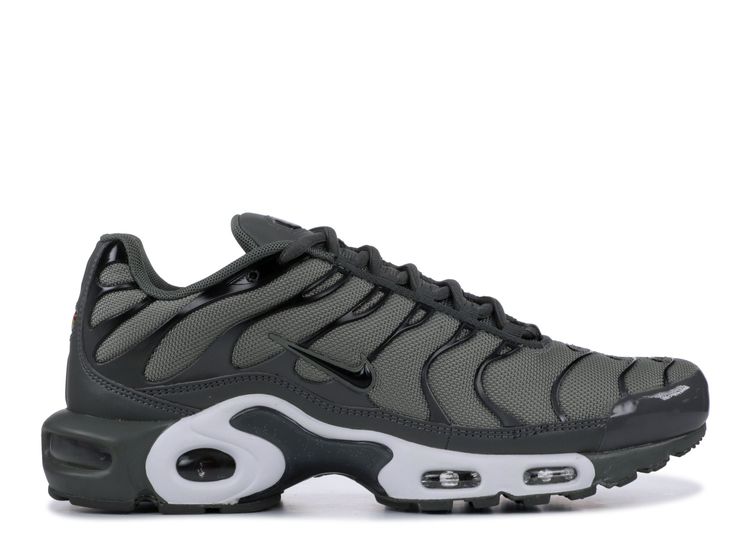 air max plus dark stucco