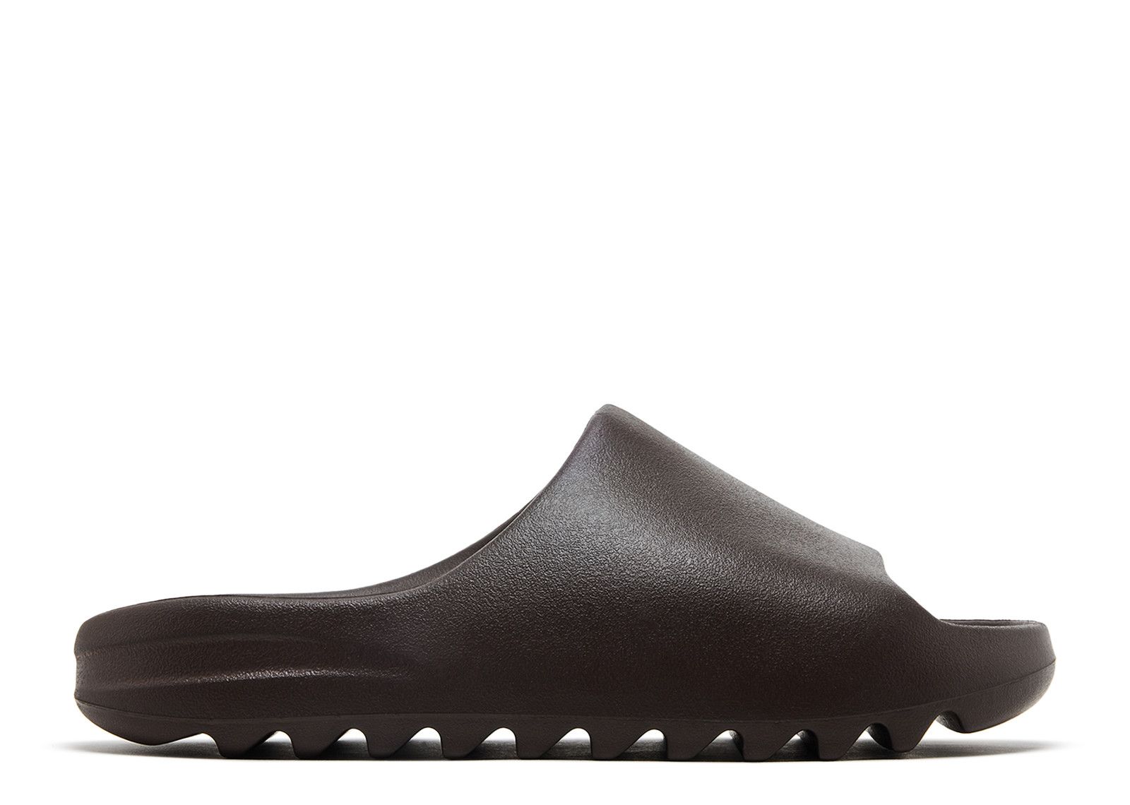 YS 01 'Chocolate' - YZY - 09390 10000YC CHOC - chocolate | Flight Club