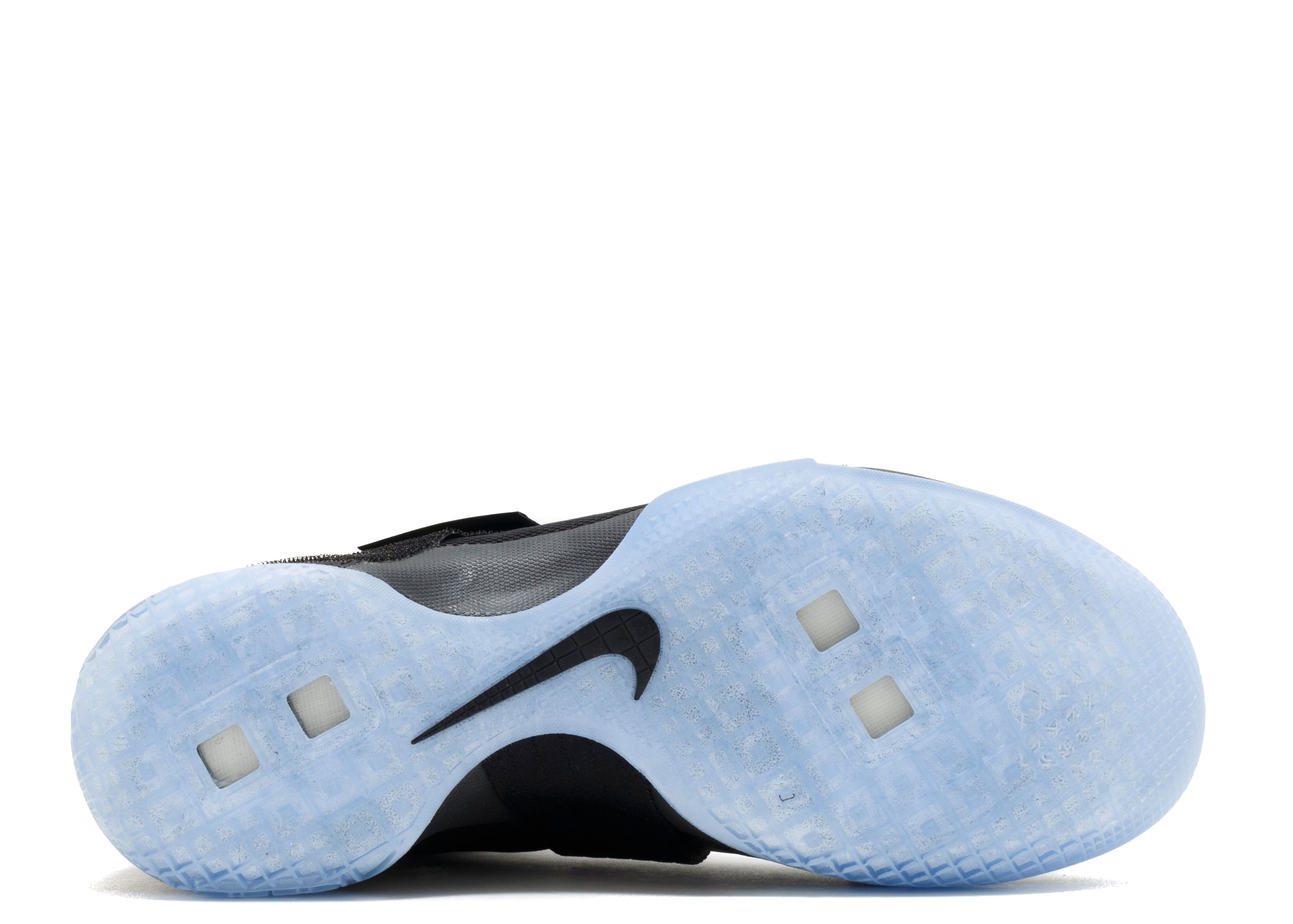 Kyrie X LeBron Four Wins 'Game 3: Homecoming' Nike 925433 900