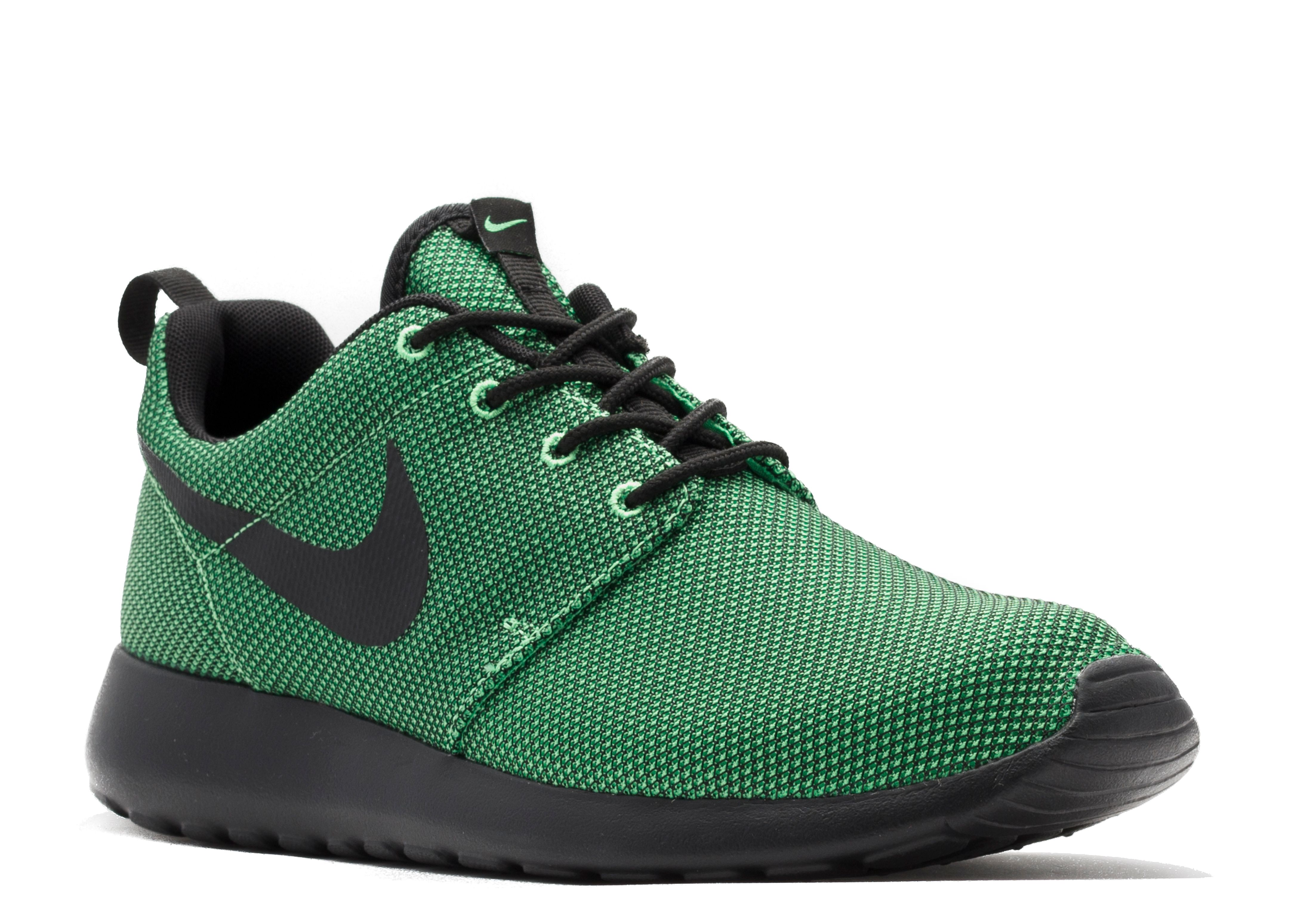 roshe run black and green