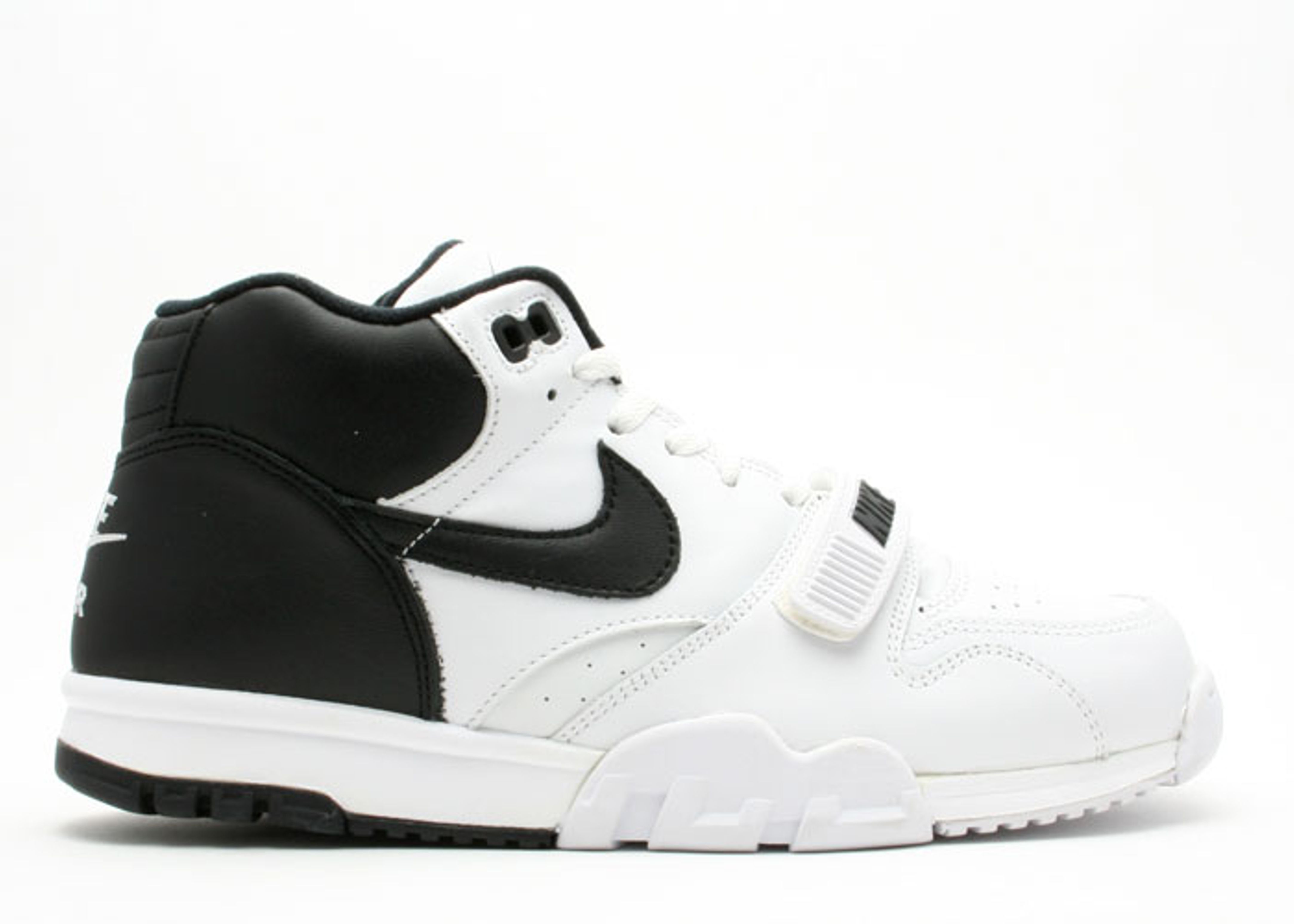 Nike flight clearance club trainers