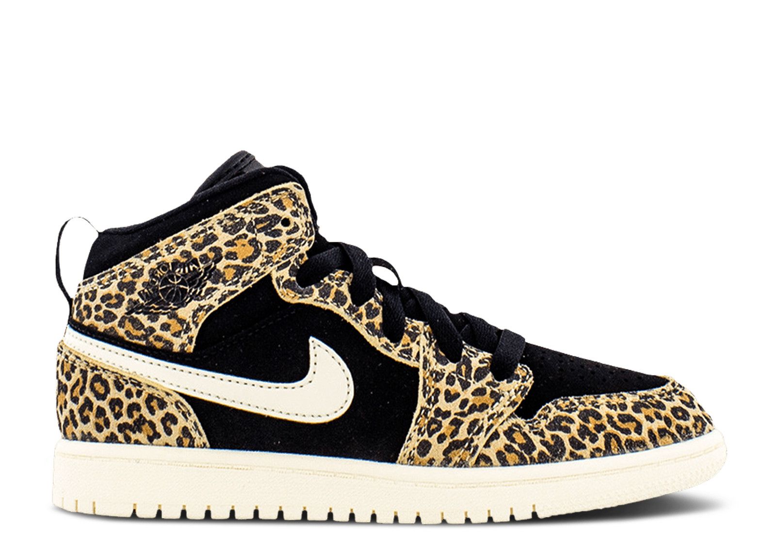 Jordan 1 Retro  display picture 2