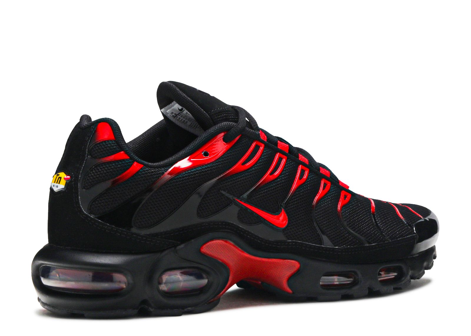 black red air max plus