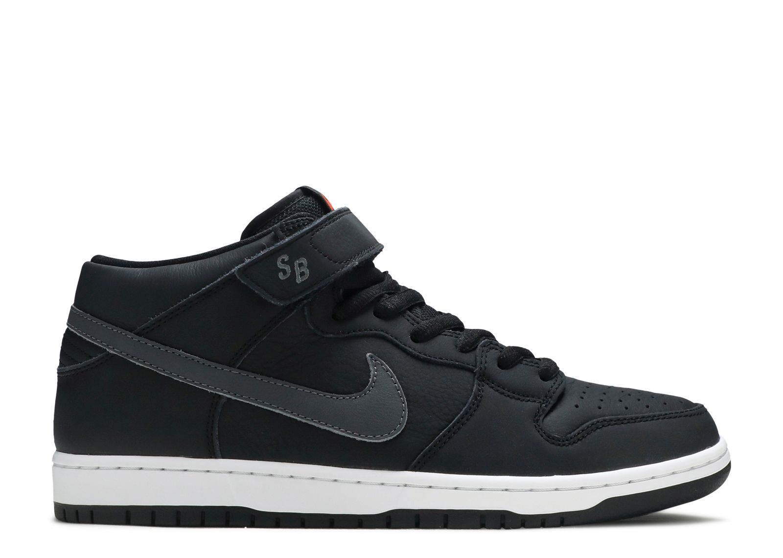 Nike dunks hotsell mid tops