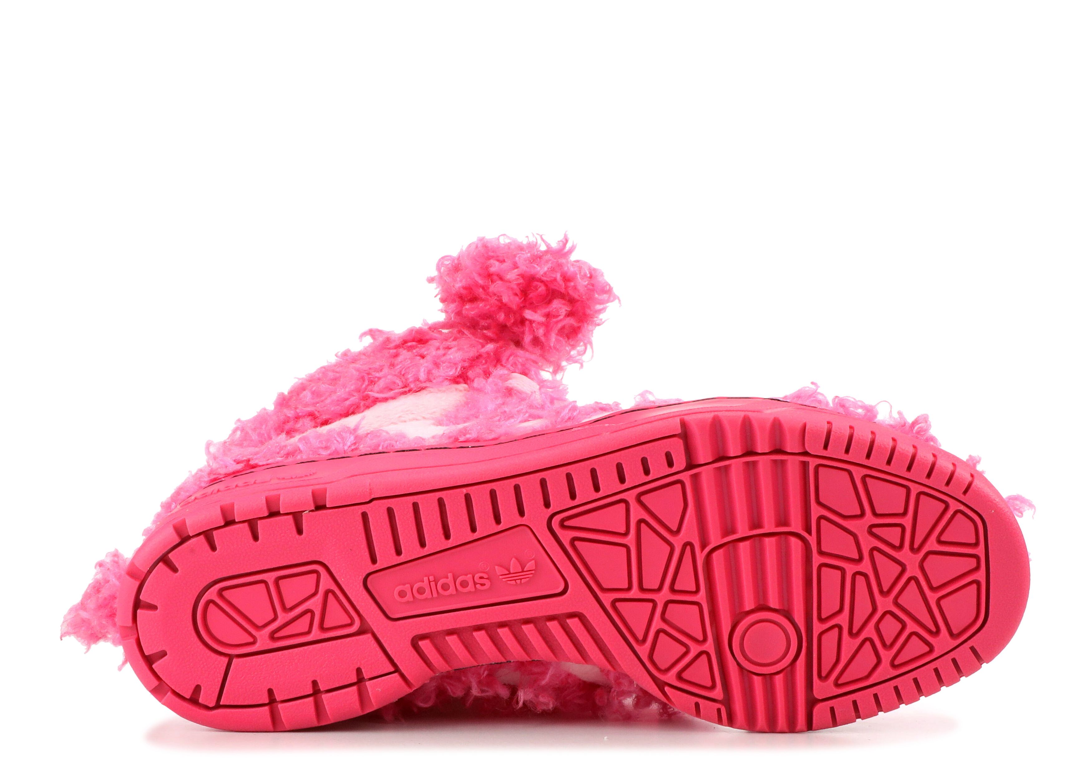 JS Poodle - Adidas - Q23499 - bloom/diva/bloom | Flight Club