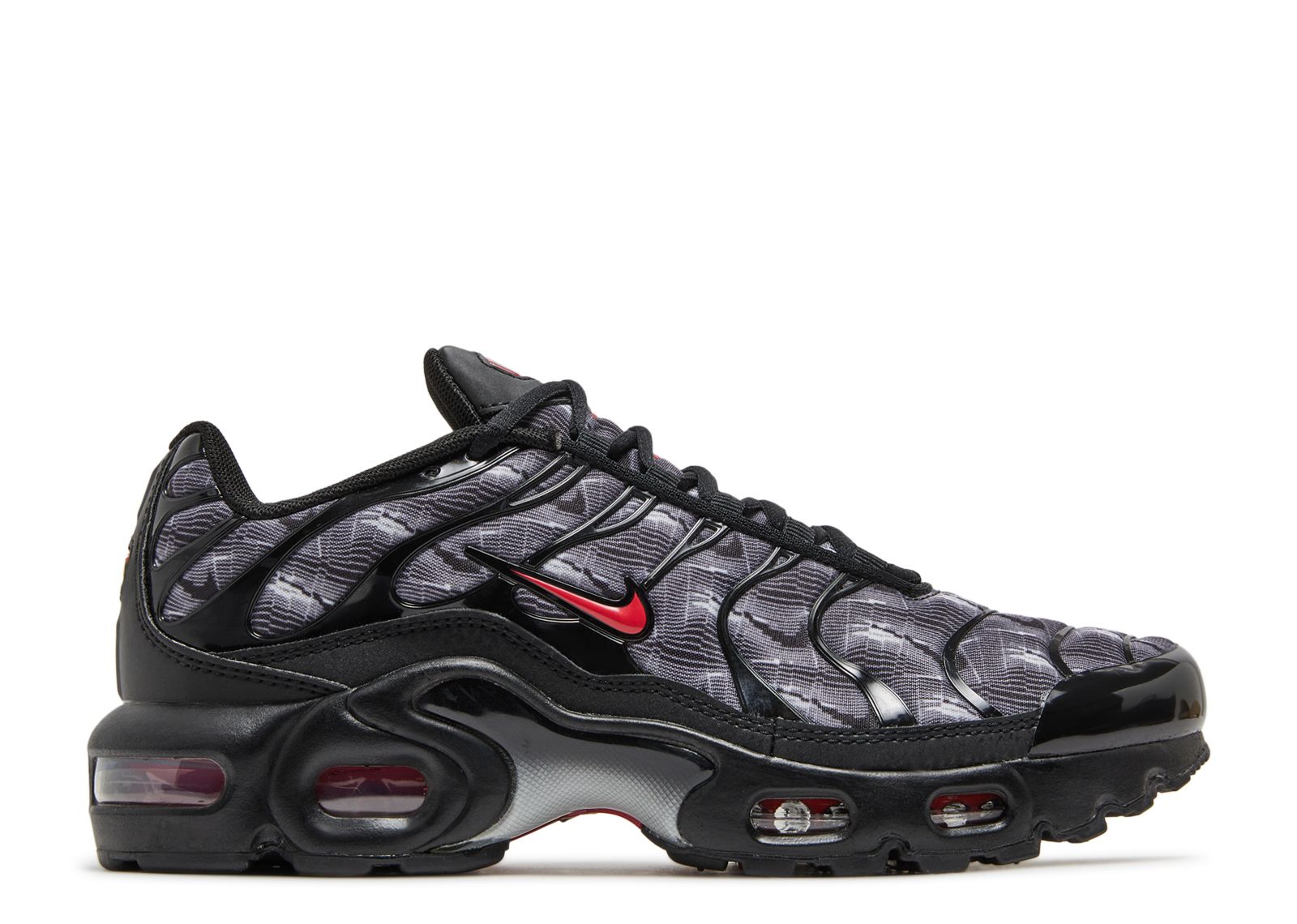 nike tn air max plus black university red
