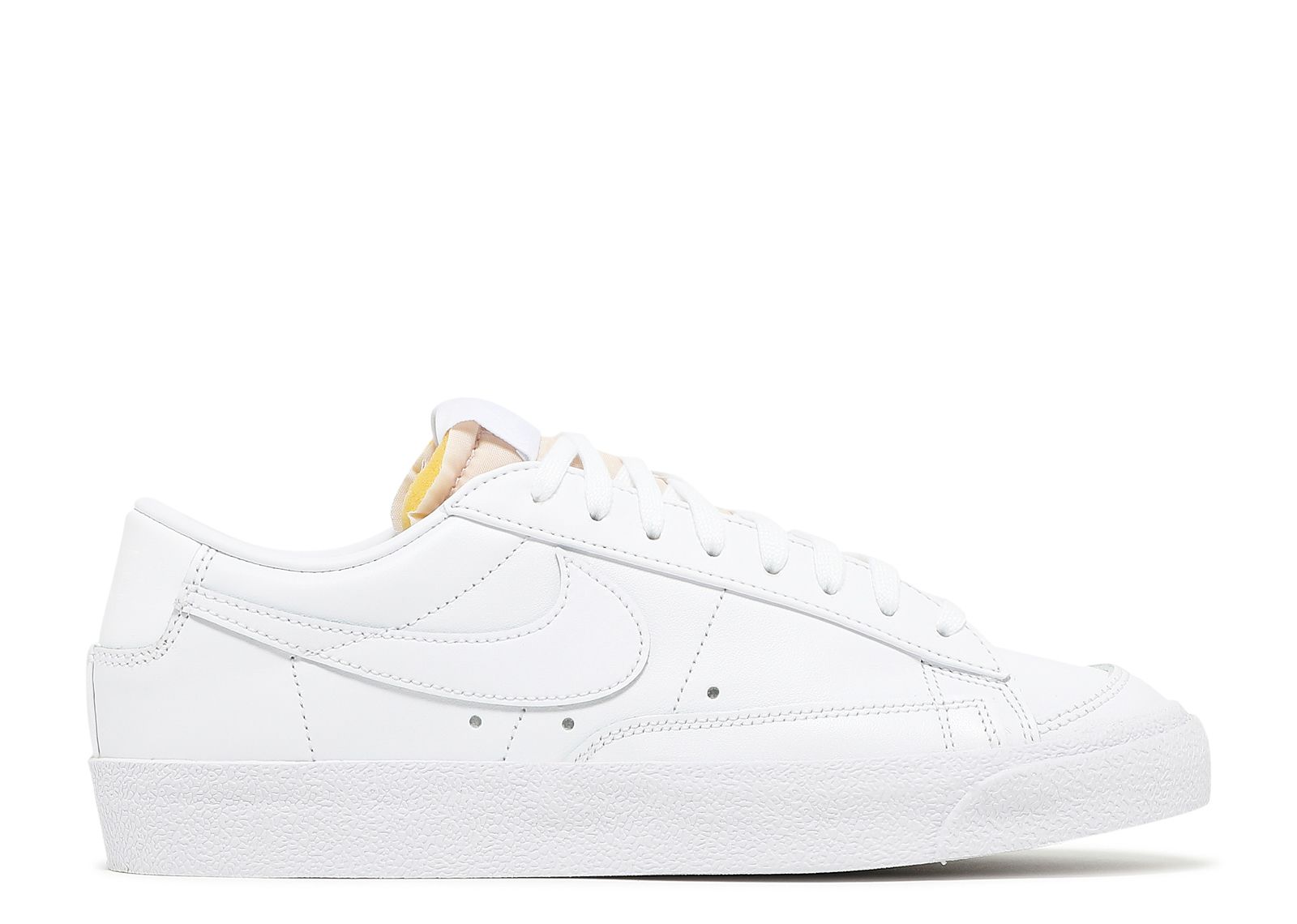 nike blazer low size 3