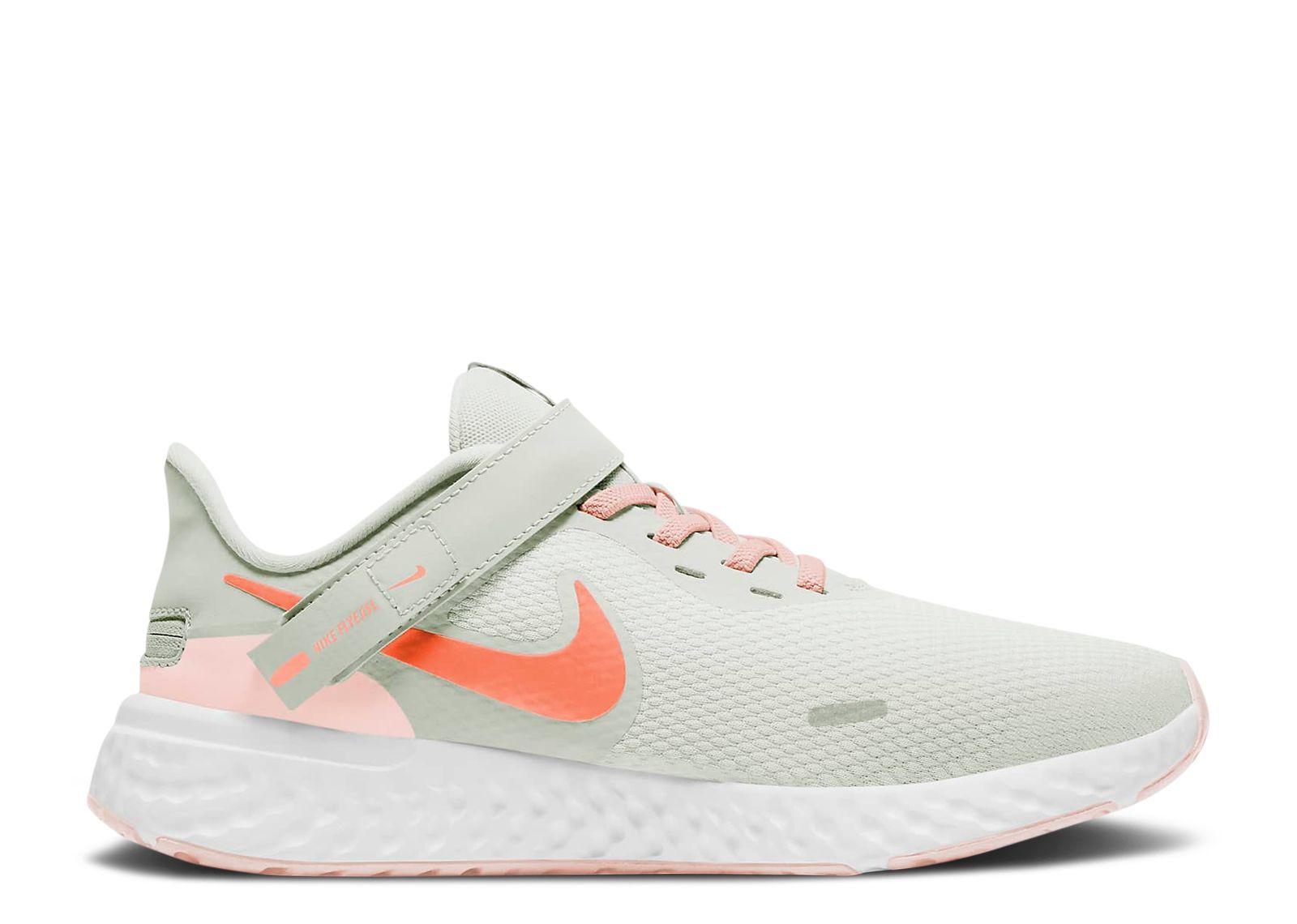 nike revolution 5 flyease white
