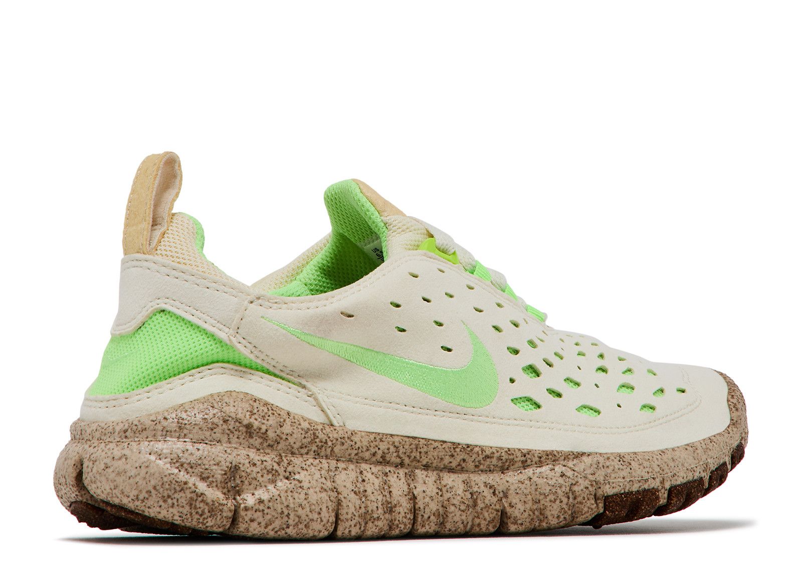 ラビラビ Diana Taurasi x LeBron 18 'La Cabra' Release Date. Nike SNKRS