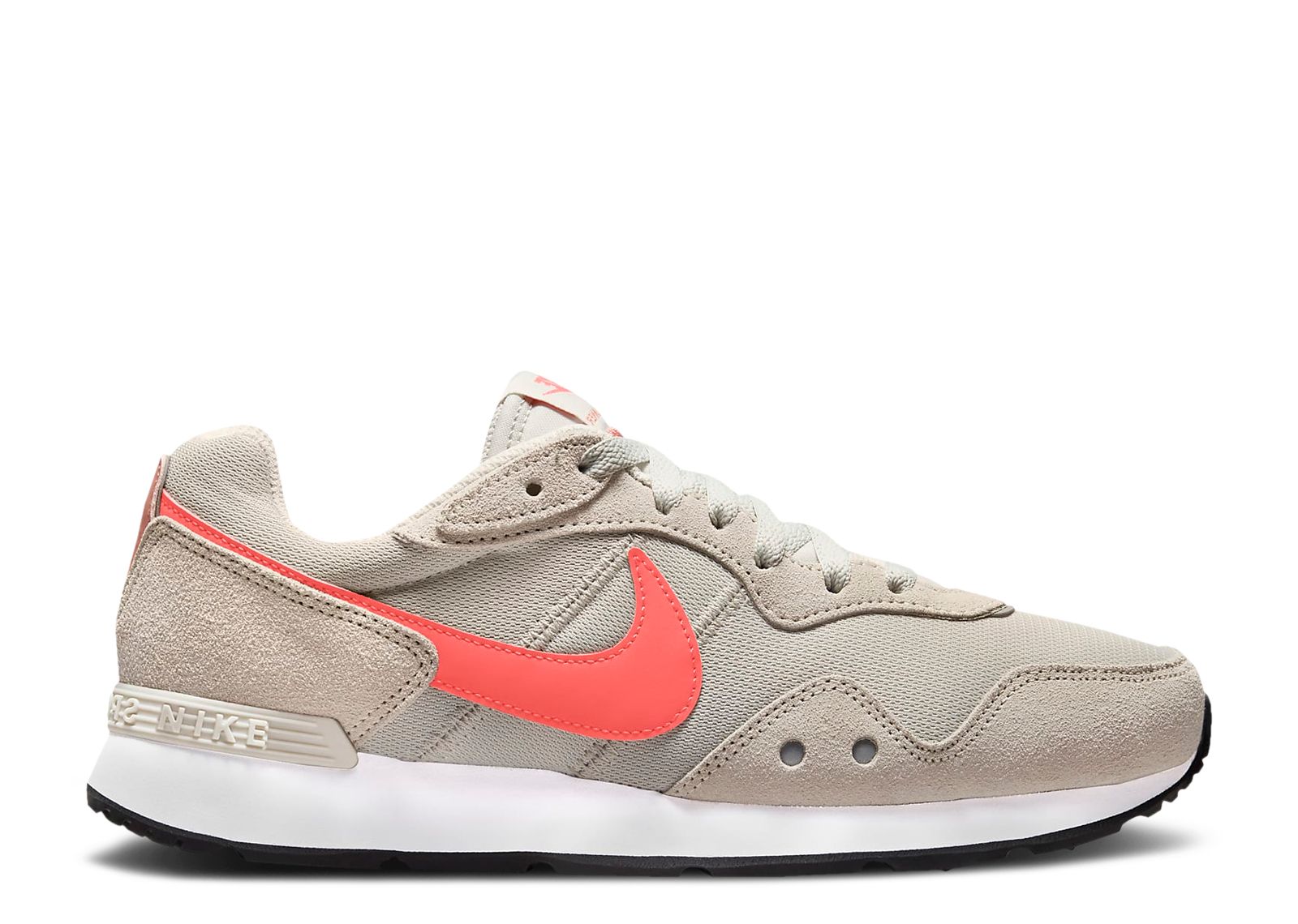 Wmns Venture Runner Wide 'Light Bone Magic Ember' Nike DM8454 005