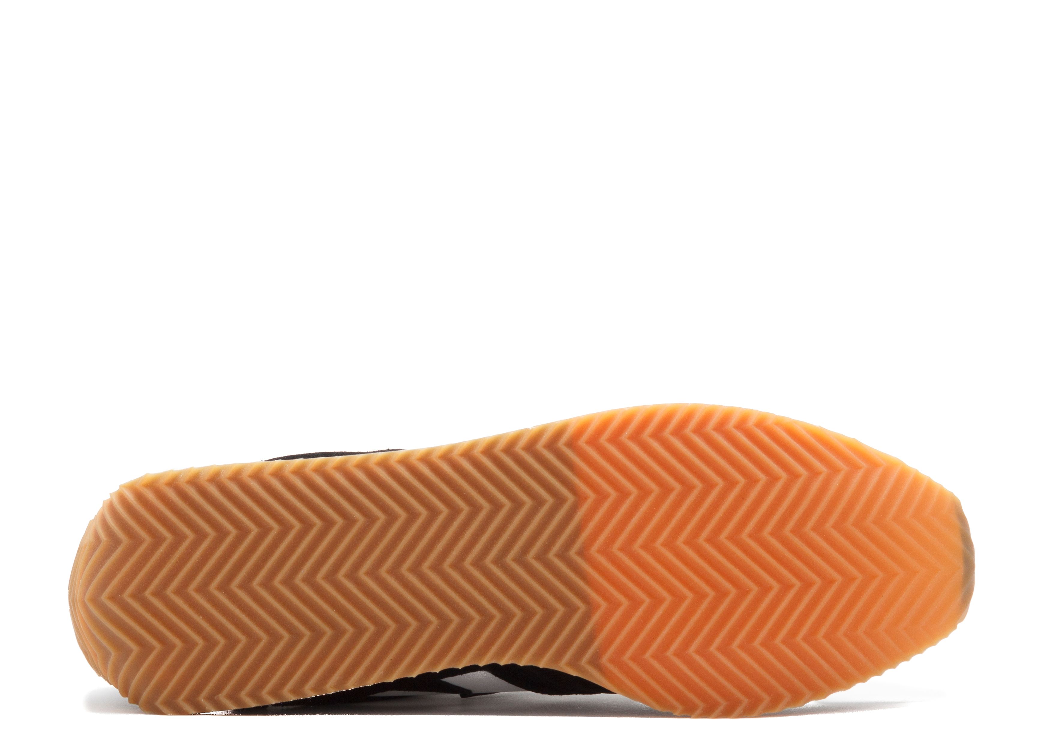 New Balance U320 New Balance U320AC black/white Flight Club