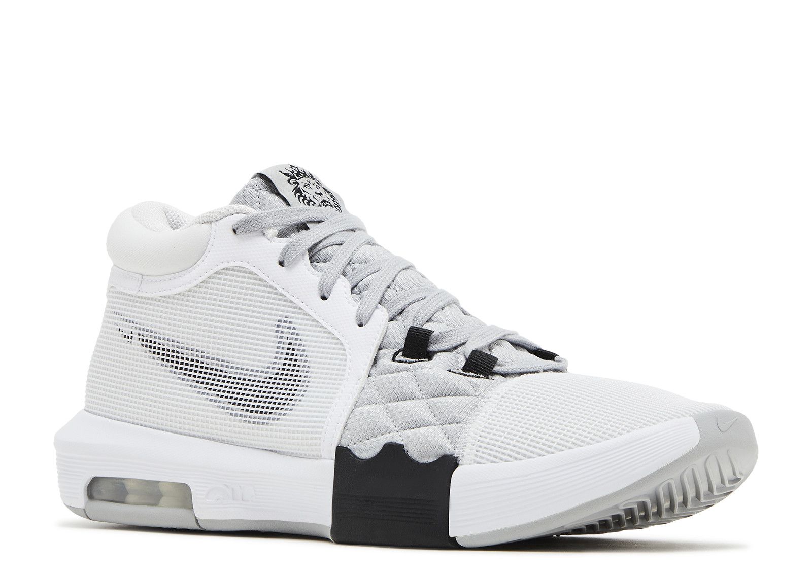 LeBron Witness 8 