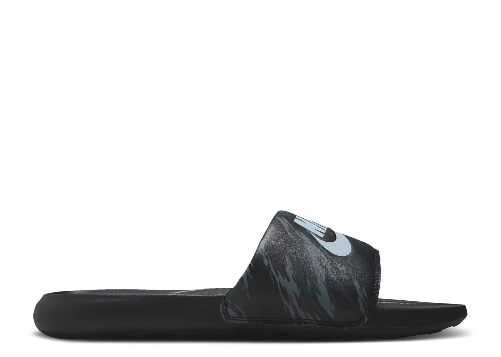 Camo nike shops sliders