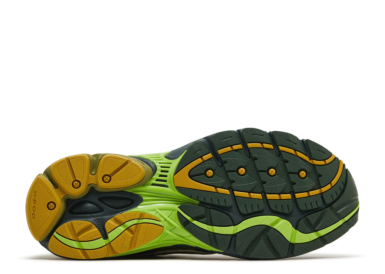 Starcow X ProGrid Omni 9 'Nature Acts, Man Does' - Saucony