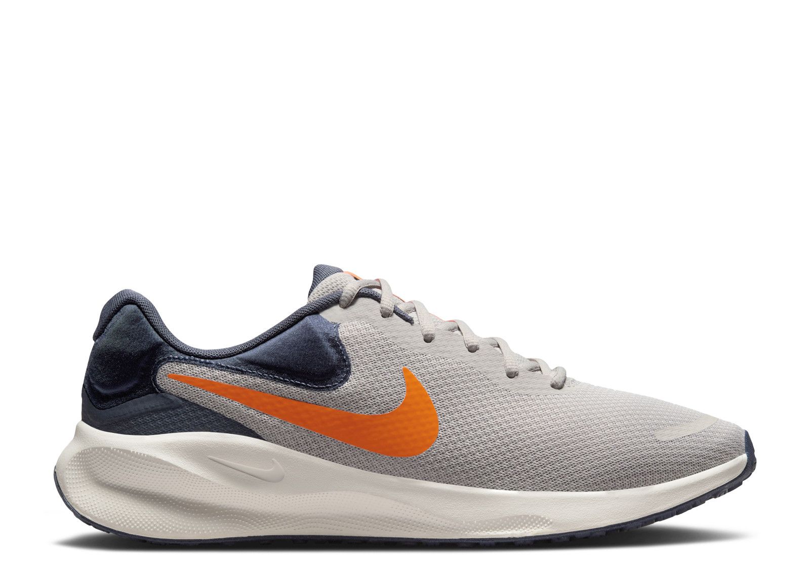 Nike revolution 4 orange best sale