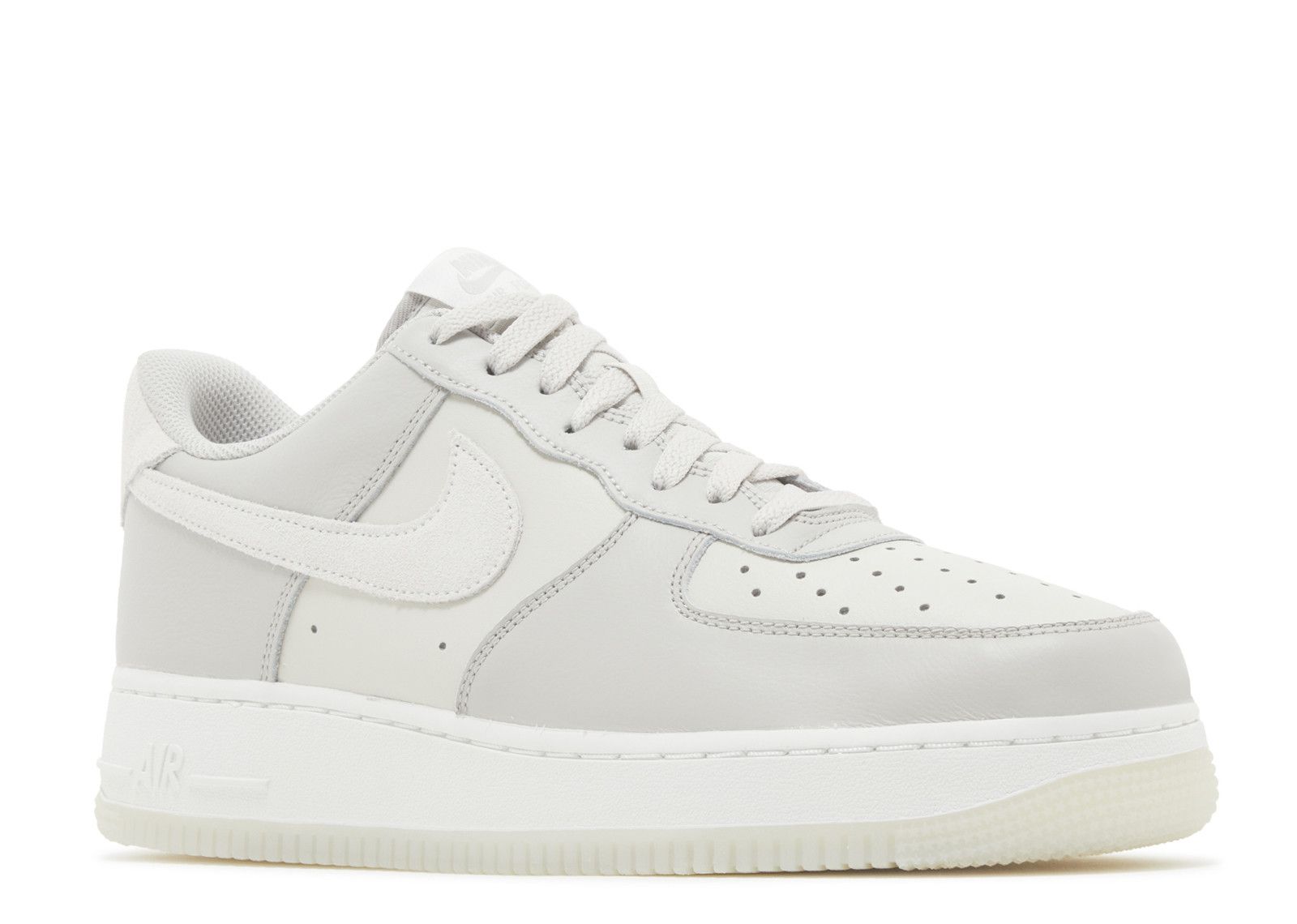 nike air force 1 07 lv8 light bone
