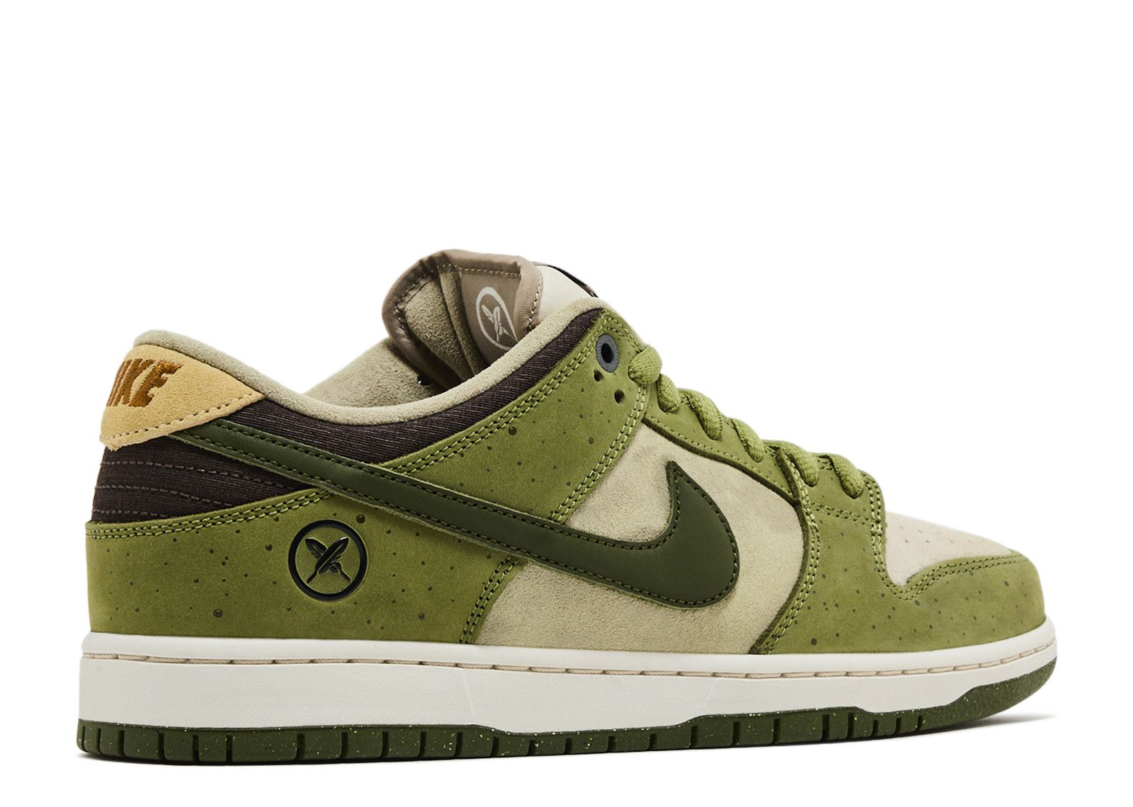 SB Dunk Low Pro 'Barcelona' Release Date. Nike SNKRS