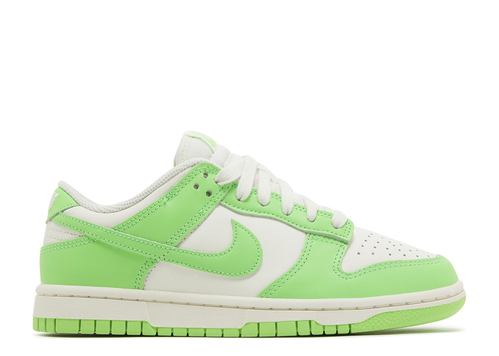 dunk low green strike