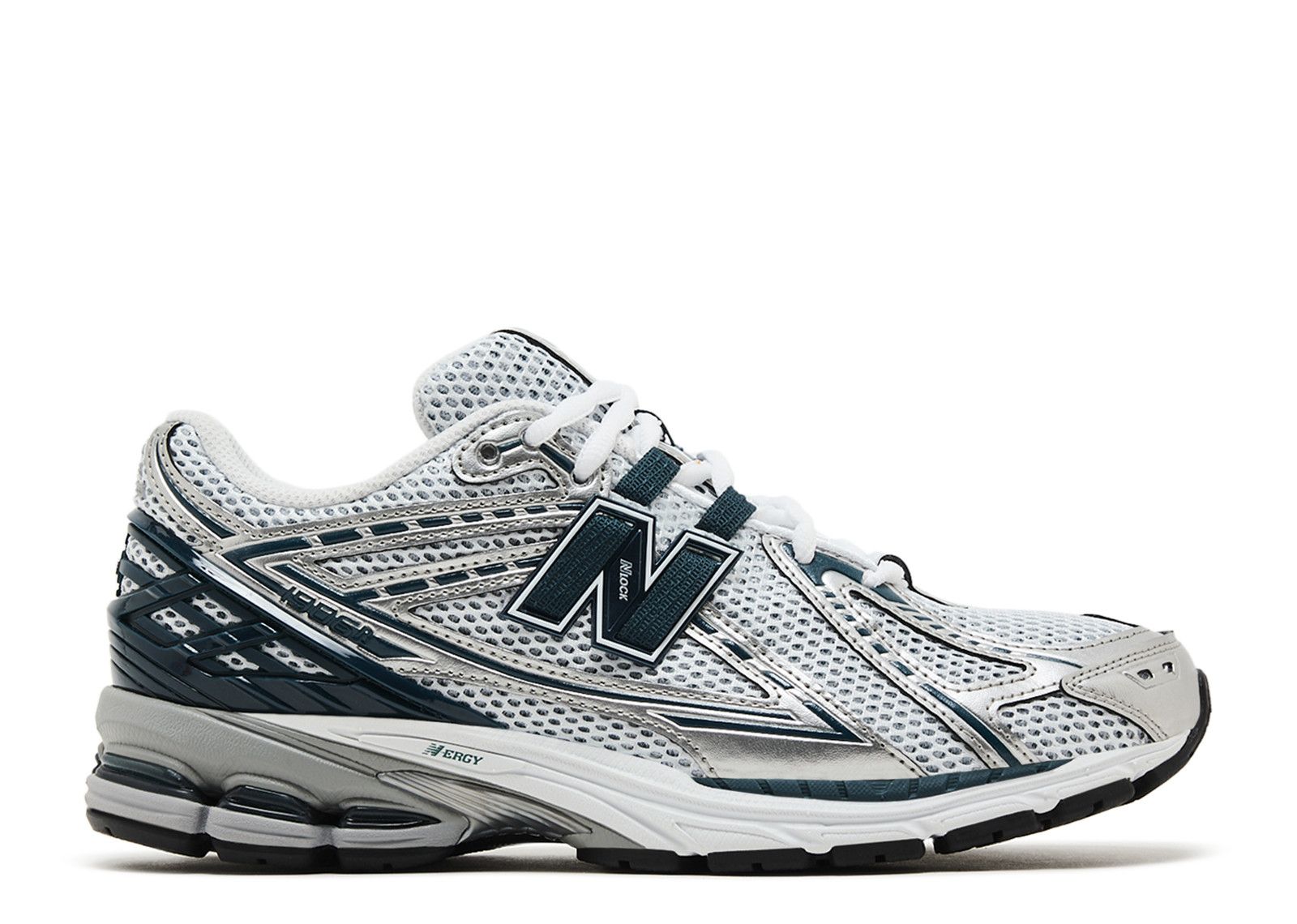 New Balance 2002R GORE TEX 
