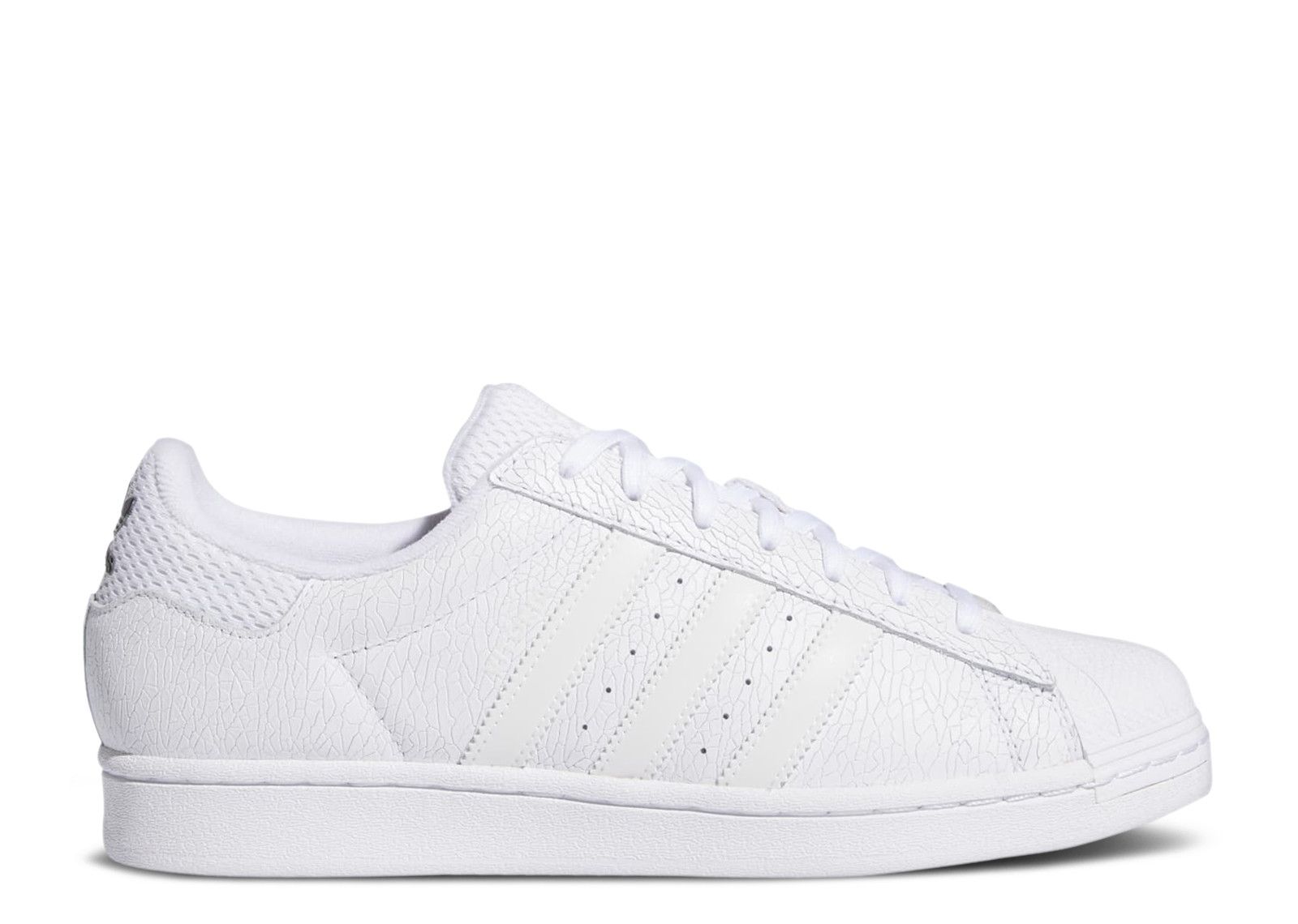 Adidas VitÃ³ria MendonÃ§a x Superstar ADV 'Textures of Street Skating'