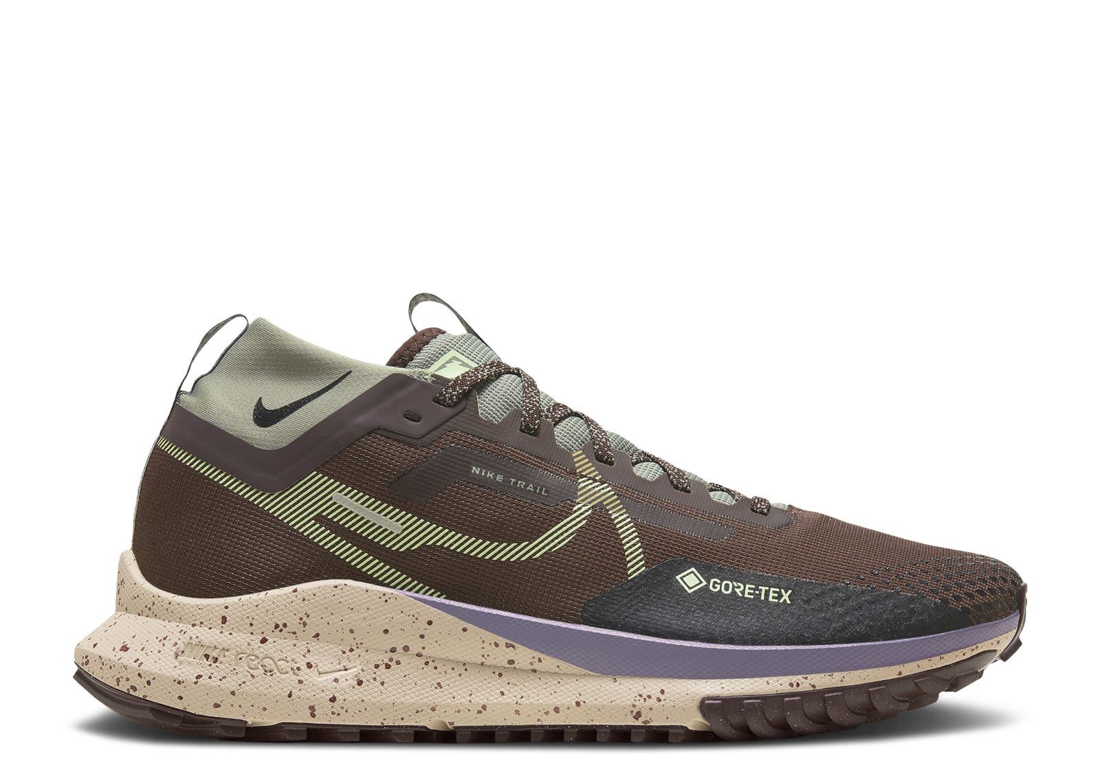 Nike React Pegasus Trail 4 GTX men\'s size 8 Cut in half: Nike Pegasus Trail 4 Review | RunRepeat main image 4
