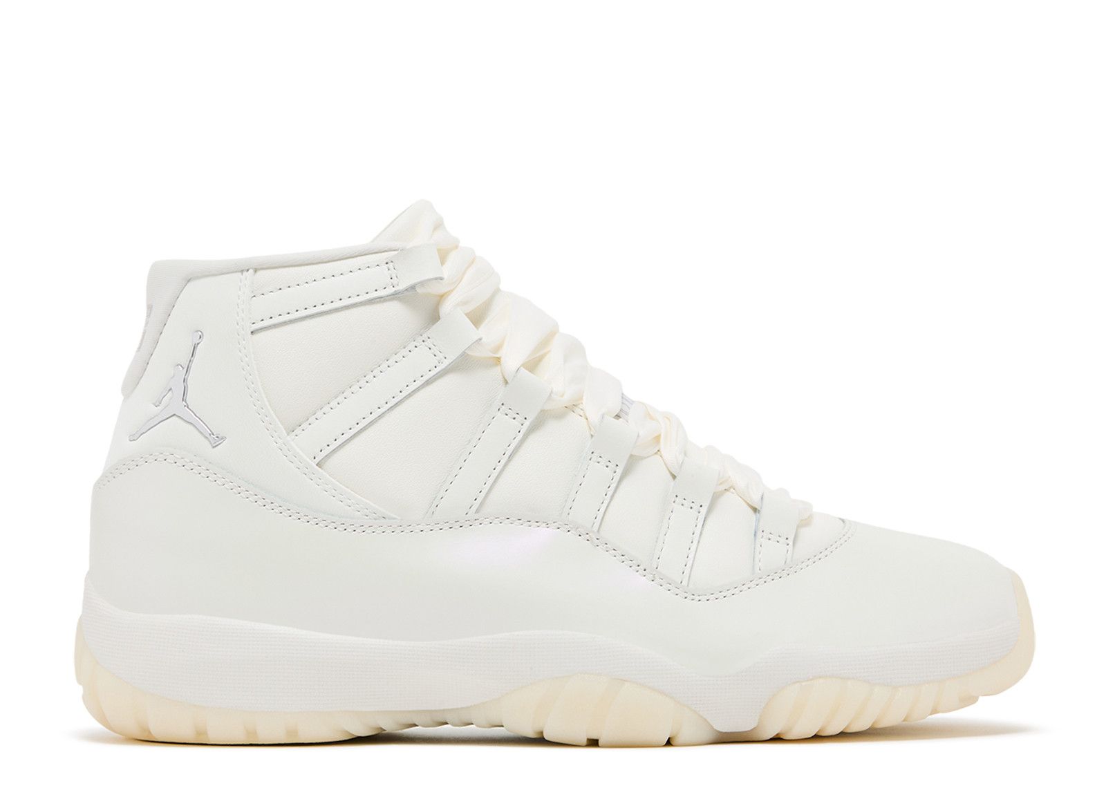 Wmns Jordan 11 Retro 'Pearl / Grand Finale'